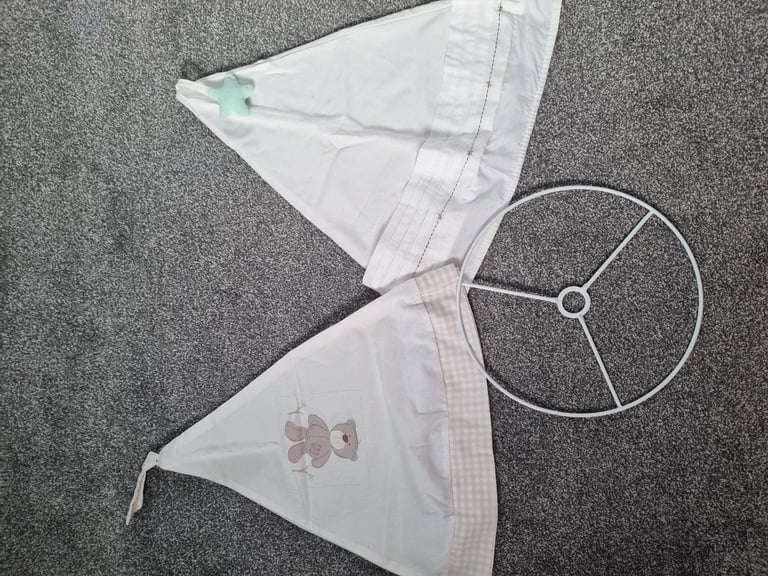 Full nursery set with rug. 