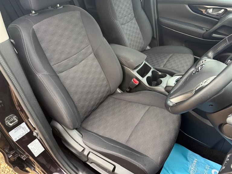 2014 Nissan Qashqai 1.6 dCi Acenta Premium SUV 5dr Diesel XTRON 2WD Euro 5 (s/s) (130 ps) SUV Die...
