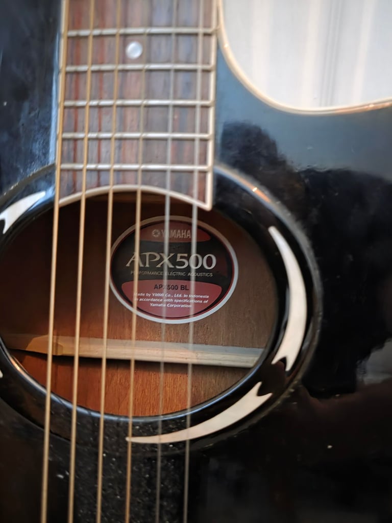 Yamaha APX500 Electro Acoustic 