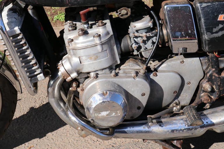 Suzuki GT 750 GT750 M Kettle 1975 UK bike Winter Restoration Project.