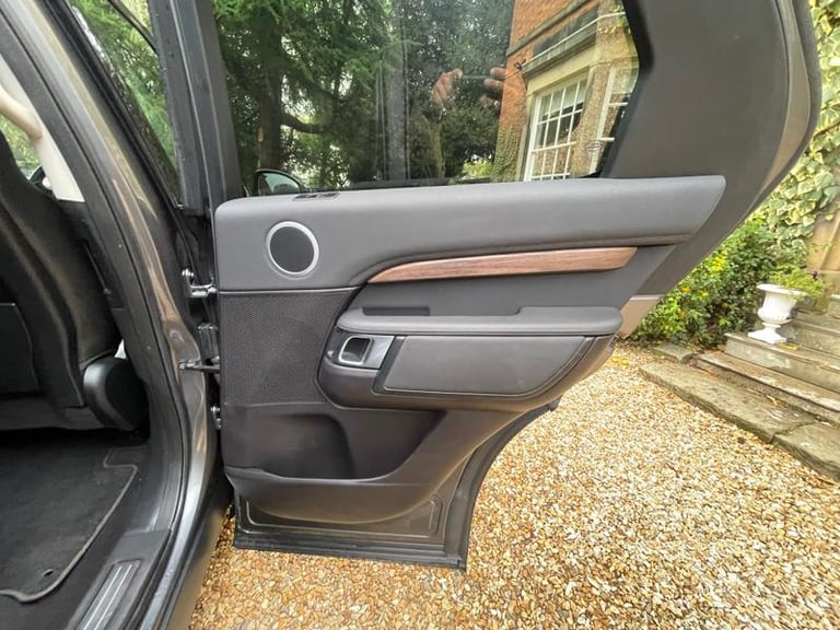 2019 Land Rover Discovery 2.0 SD4 HSE SUV 5dr Diesel Auto 4WD Euro 6 (s/s) (240 ps) 7 SEATER Auto...