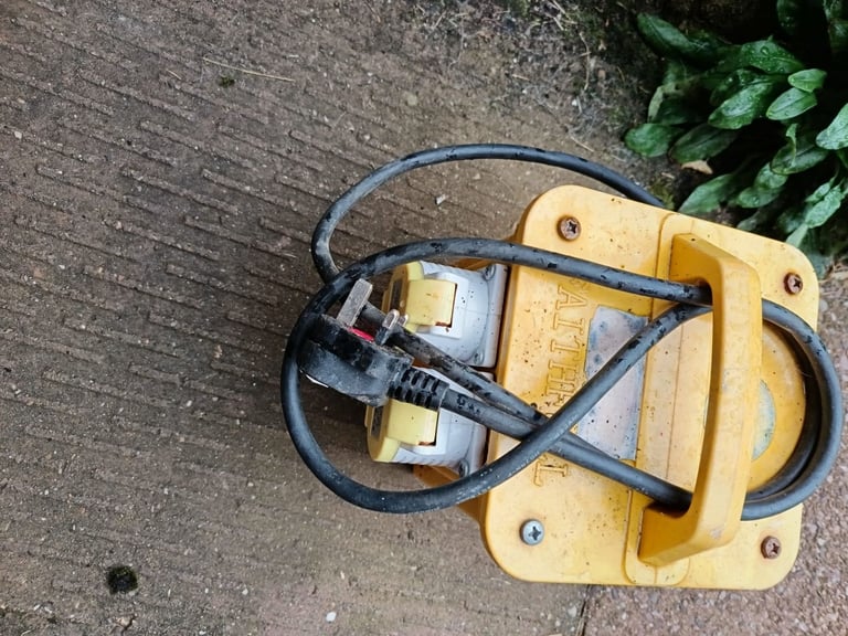 110v portable tool transformer 