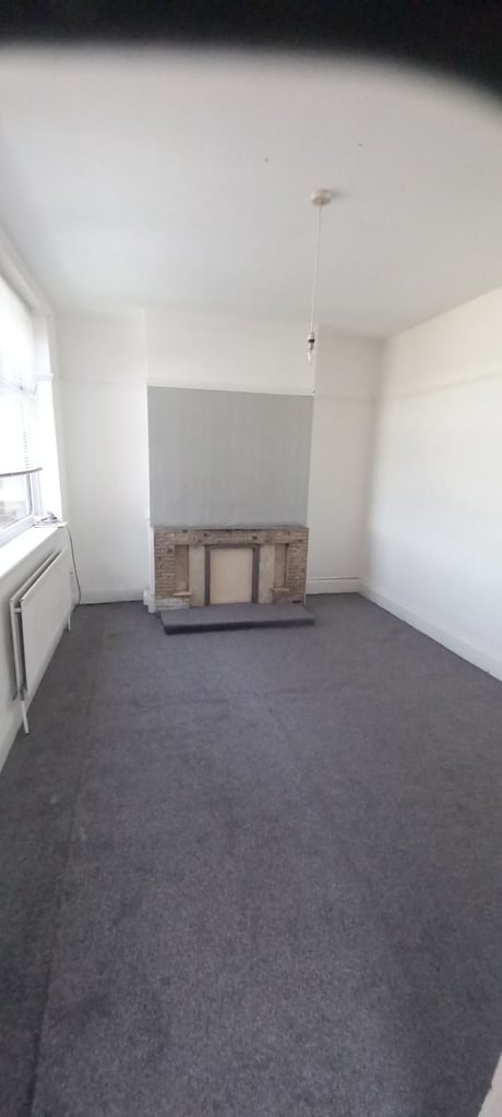 **LET BY**2 BEDROOM HOUSE**JOANHURST CRESCENT**NO DEPOSIT**DSS ACCEPTED