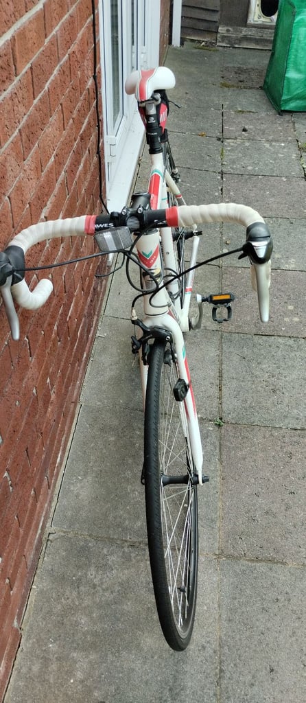 Dawes Giro 300 Mens Road Bike