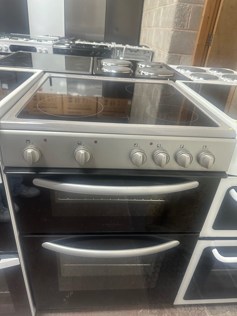 image for 60CM SILVER ELECTRIC COOKER 