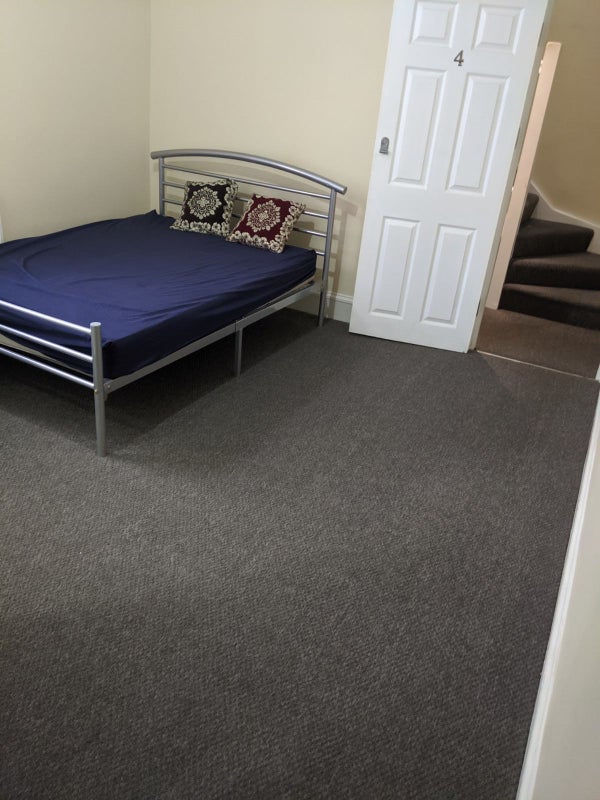 5 bedroom house in Beautiful Shared Accommodation â Ensuite Double Rooms Available in Ilford, Redbri