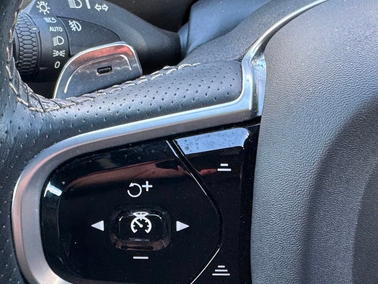 Volvo XC90 D5 POWERPULSE R-DESIGN AWD++GREAT SPEC++