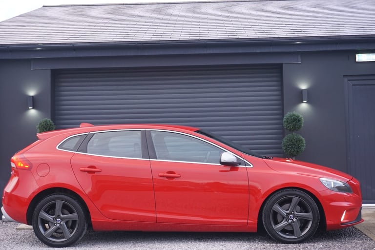 2015 Volvo V40 D2 [120] R DESIGN *IMMACULATE CONDITION £20 ROAD TAX* HATCHBACK Diesel Manual