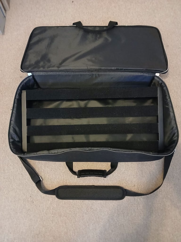 PedalTrain Jr Max + Deluxe Soft Case - PP3 Holes, Mint - £120 ONO