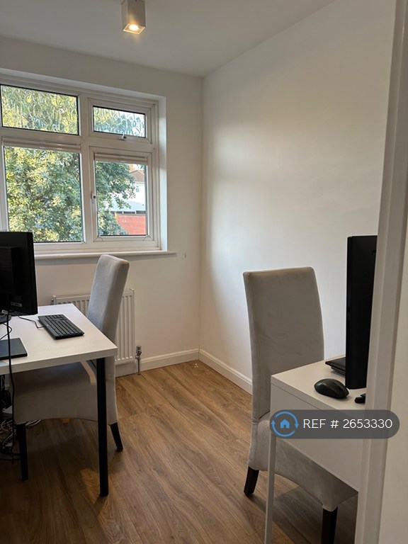 4 bedroom house in London, London, SE9 (4 bed) (#2653330)