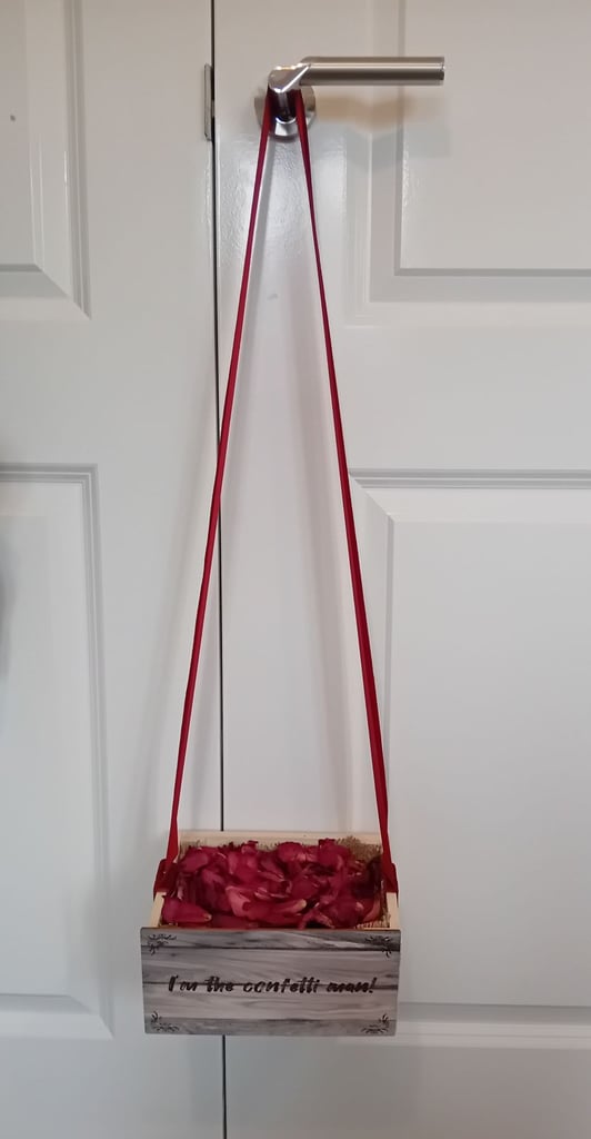 HANDMADE CONFETTI MAN BOX WITH ROSE PETALS&FREE GIFT FOR WEDDING