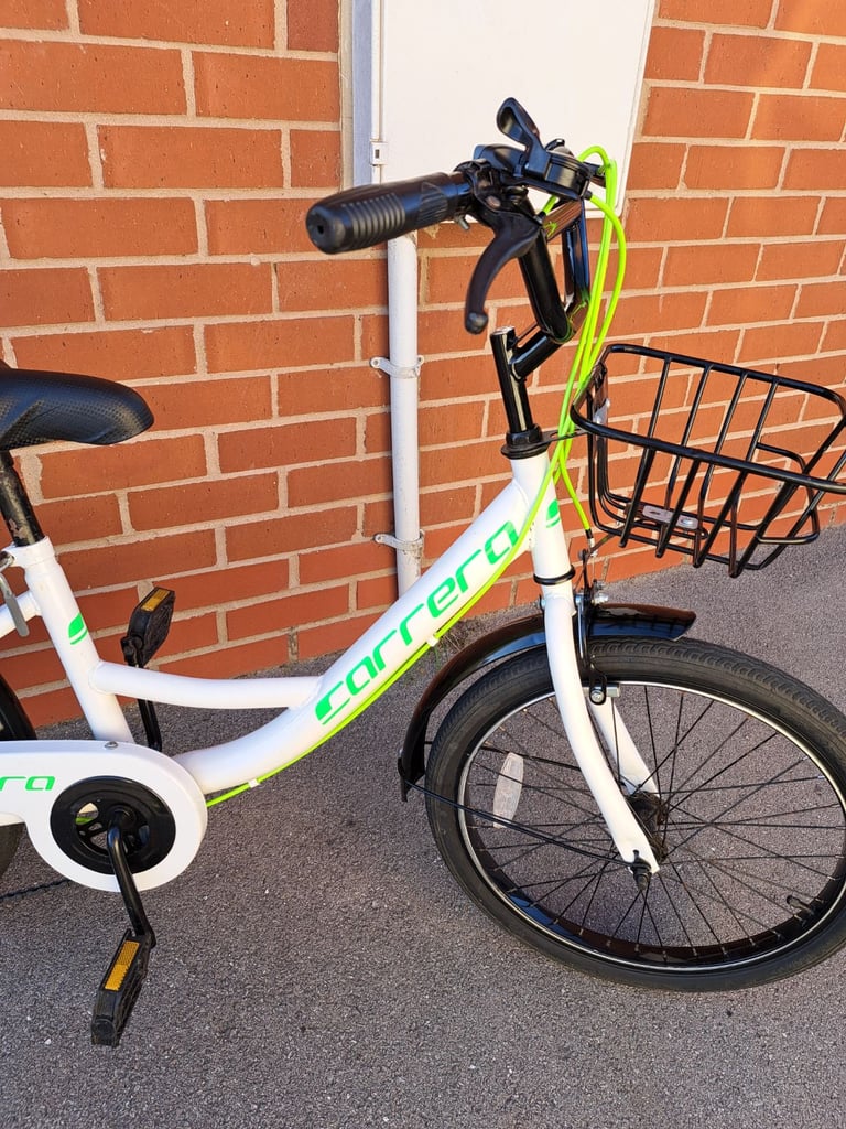 Ladies or kids small shopper bike brilliant condition ideal for birthday present 