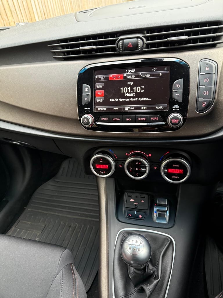 Alfa Romeo, GIULIETTA, Hatchback, 2015, Manual, 1956 (cc), 5 doors