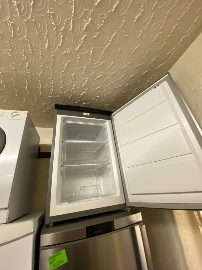 📞EXCELLENT CONDITION GREY HOTPOINT UNDER COUNTER FREEZER