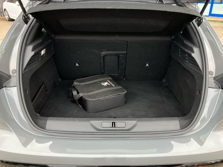 2024 Peugeot 308 115kW GT 54kWh 5dr Auto Hatchback Electric Automatic