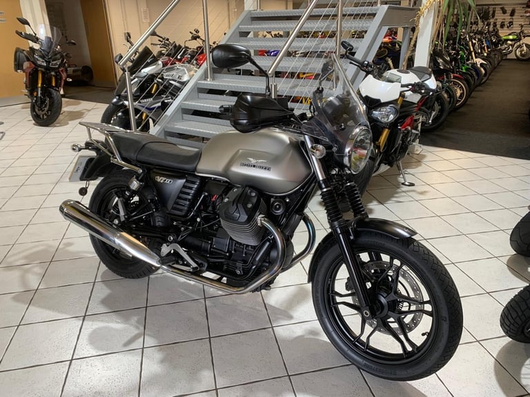 Moto Guzzi V7 Stone 2016