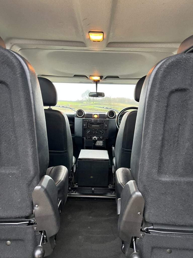 2011 - 61 Land Rover Defender 90 2.2 TDCi XS 4WD SWB Euro 5 WINDOW VAN Diesel