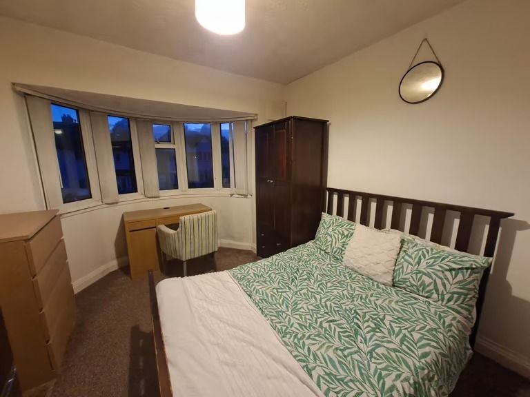 Spacious and Cosy Double Room for Rent in - B26 2PD