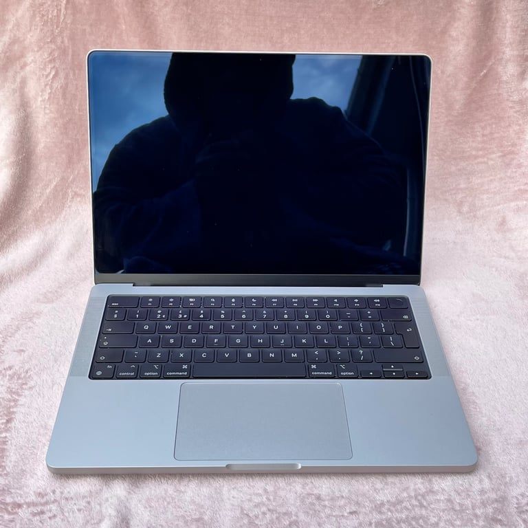 2021 MacBook Pro 14” M1 PRO 3.2GHz - New Battery - 16GB memory - 500GB SSD