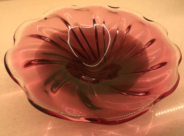 image for Pretty pink vintage glass decorative bowl 