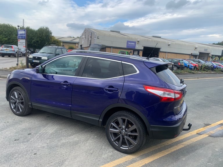 2015 Nissan Qashqai 1.5 dCi Tekna 5dr HATCHBACK Diesel Manual