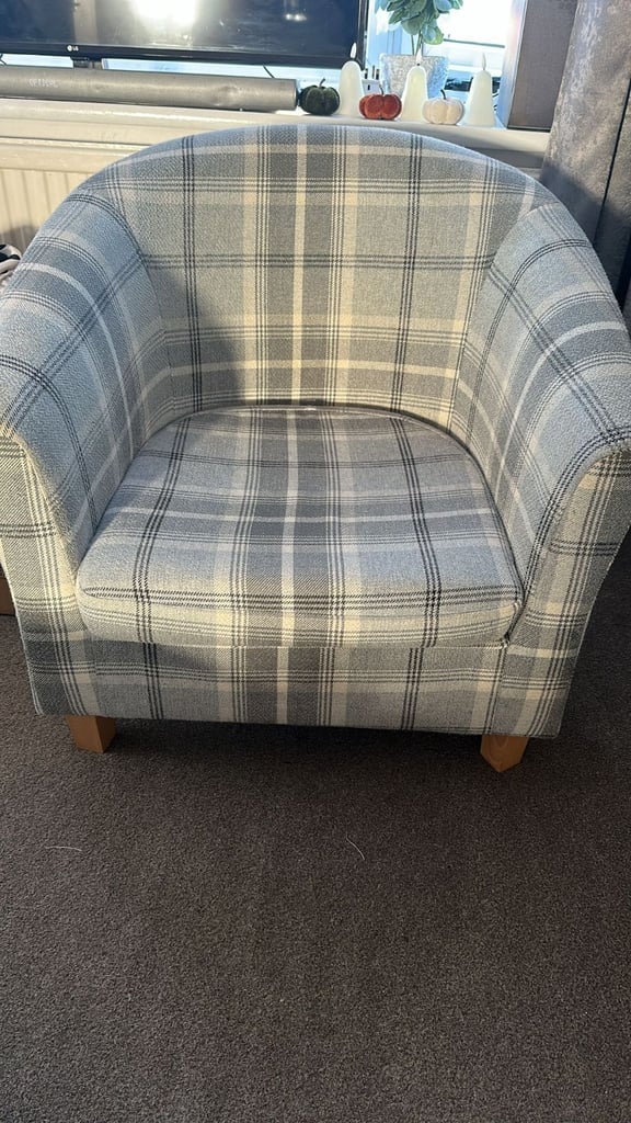 GREY CHECK TUB CHAIR