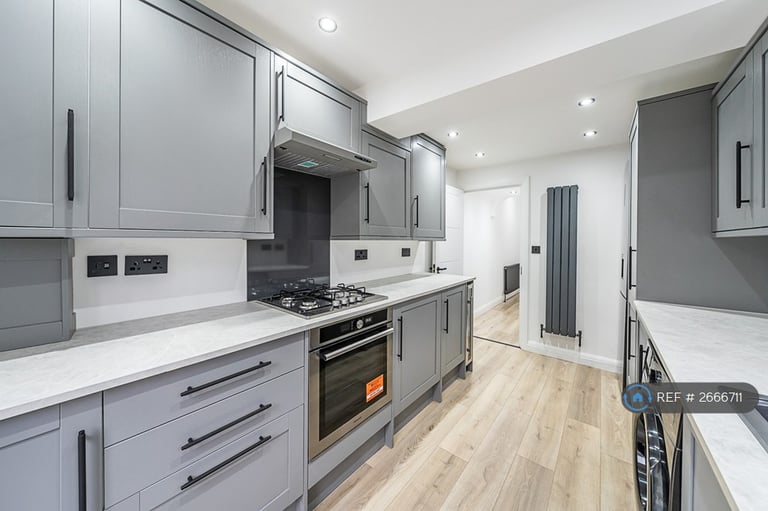 2 bedroom house in Fountain Road, London, SW17 (2 bed) (#2666711)