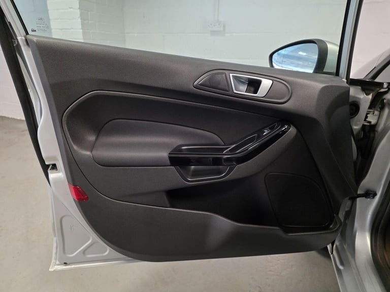  Ford Fiesta 1.6 Titanium Powershift Euro 5 5dr Petrol Automatic