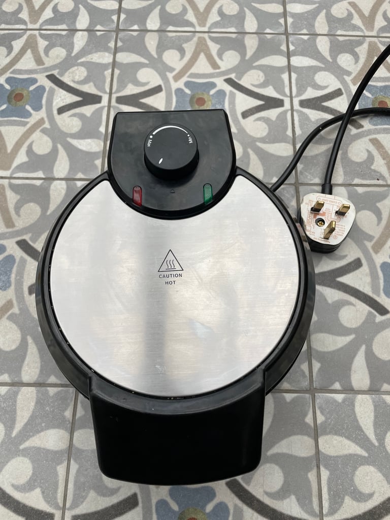 image for Waffle Maker with adjustable Temperature Control 700W