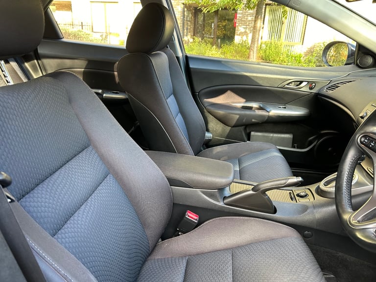 FACE LIFT 2009 HONDA CIVIC 1.8 FULL AUTOMATIC PETROL LOW MILEAGE 90k.,drives superb,great condition 