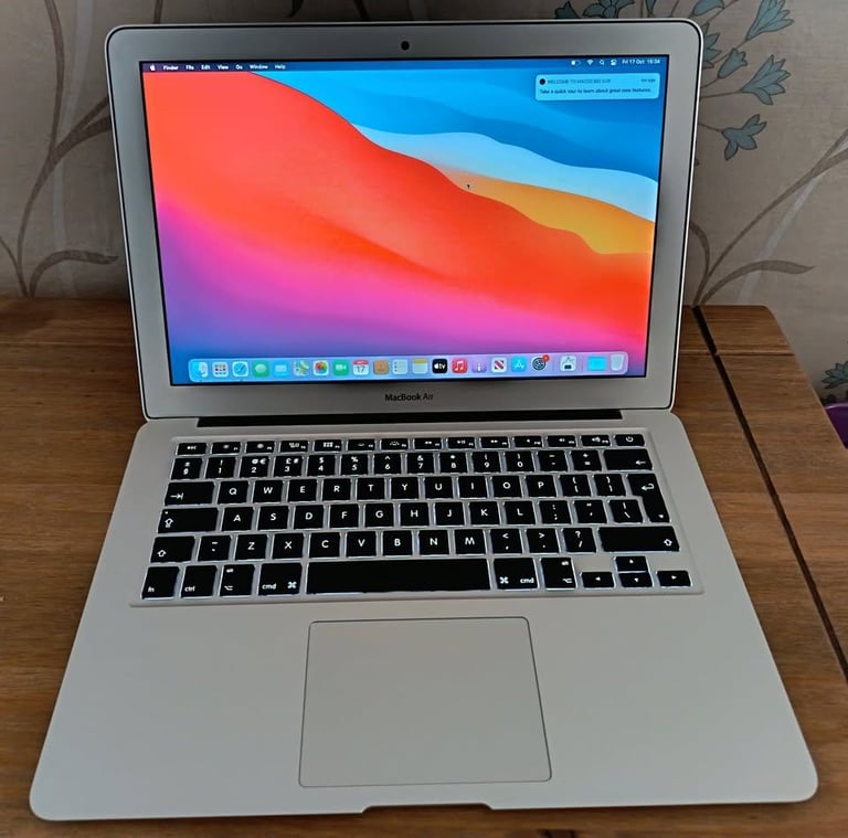 image for 2014 MacBook Air 13" Screen, Intel Core i5, 256 GB HD, 8 GB Ram, Excellent Condition