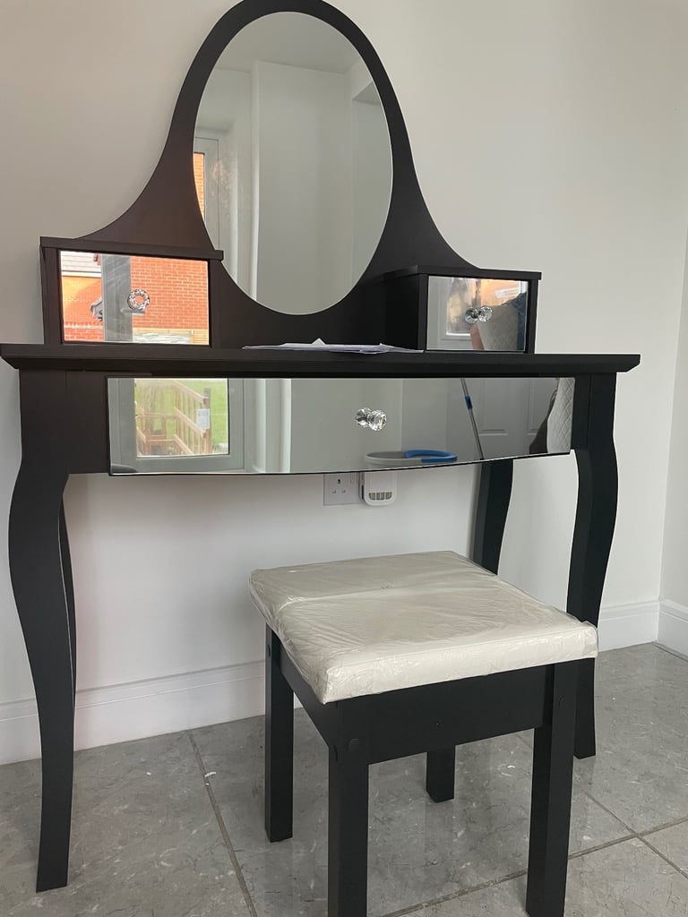 Brand new in box mirrored vanity set with stool 