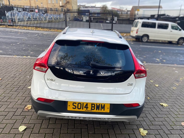 2014 Volvo V40 D2 Cross Country Lux 5dr Powershift HATCHBACK Diesel Automatic