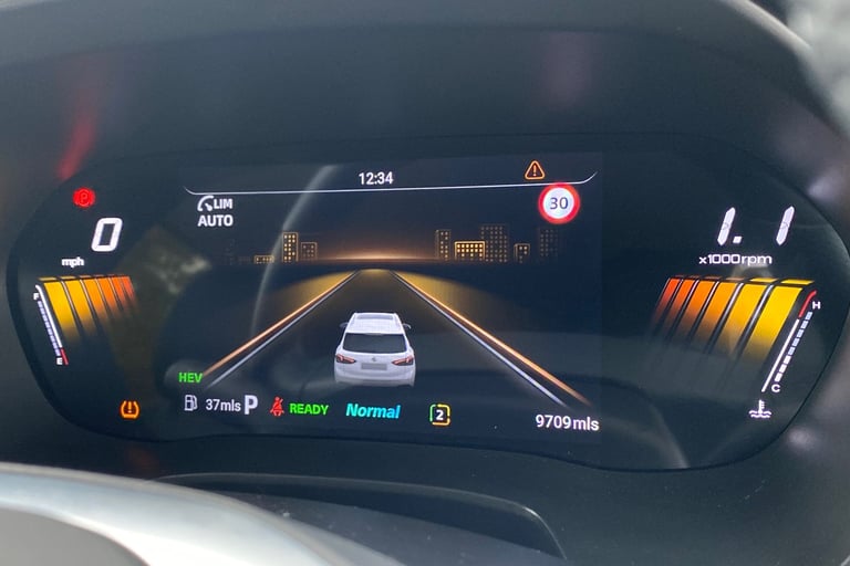 2025 MG MG ZS 106600 Hatchback Hybrid Automatic