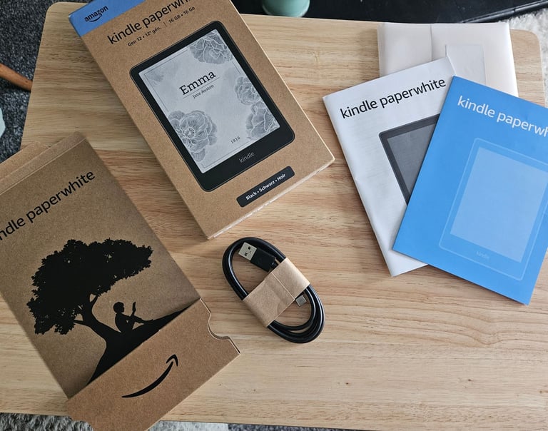 AMAZON Kindle Paperwhite (2024) 7"  eReader - 16 GB, Black EX.CONDITION