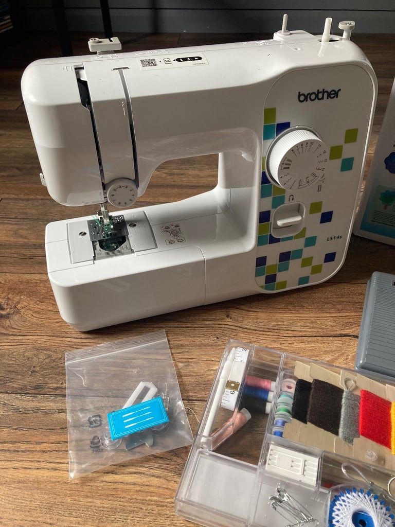 image for Brother LS14S Metal Chassis Sewing Machine, 43.9 x 18.9 x 36 cm White