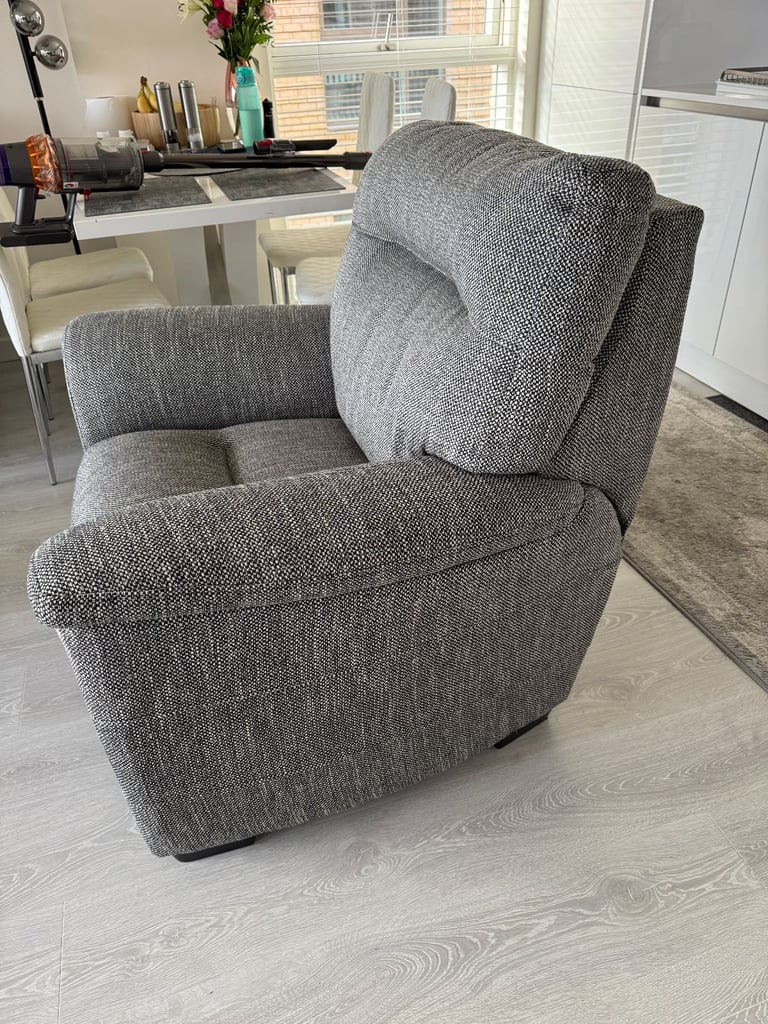 Parker Knoll Hudson 23 Sofa and Chair Set – Like New – £1,200