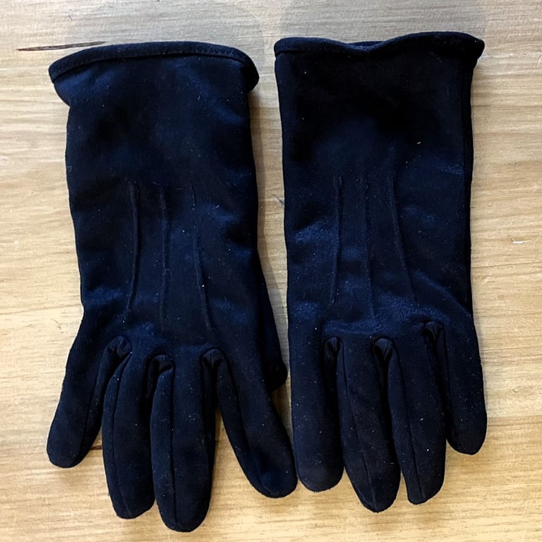 Dark brown women's gloves, lined. evie. Happy to post.