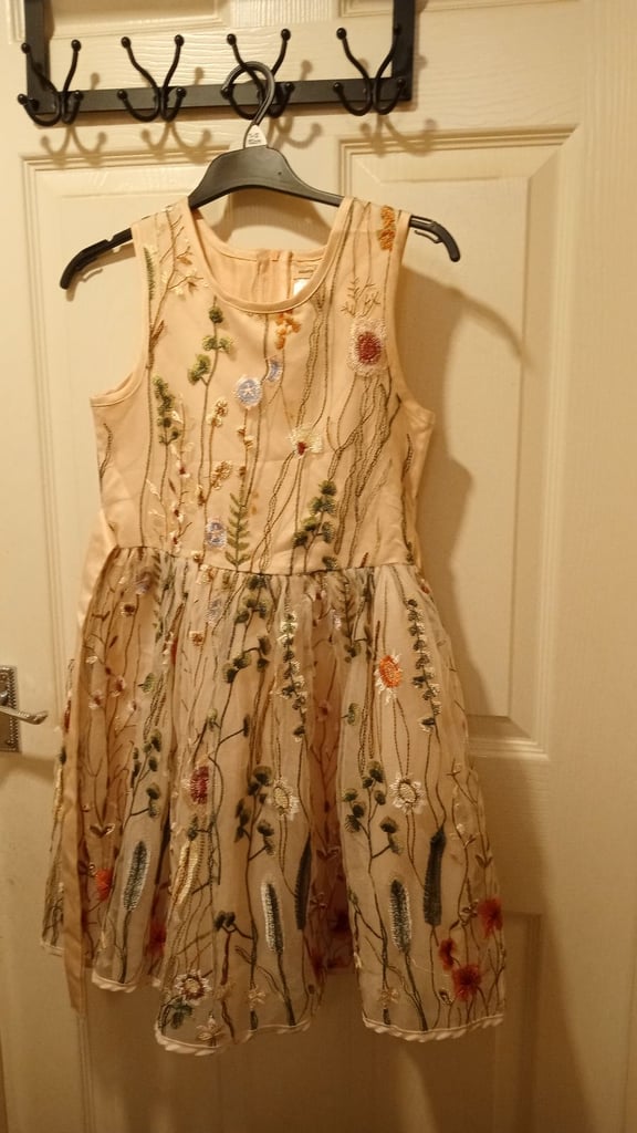 Girls wild flowers details dress age 11 12 years old new £15