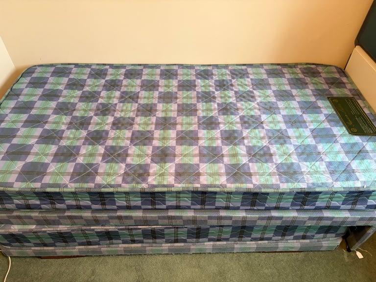Single bed with second underneath