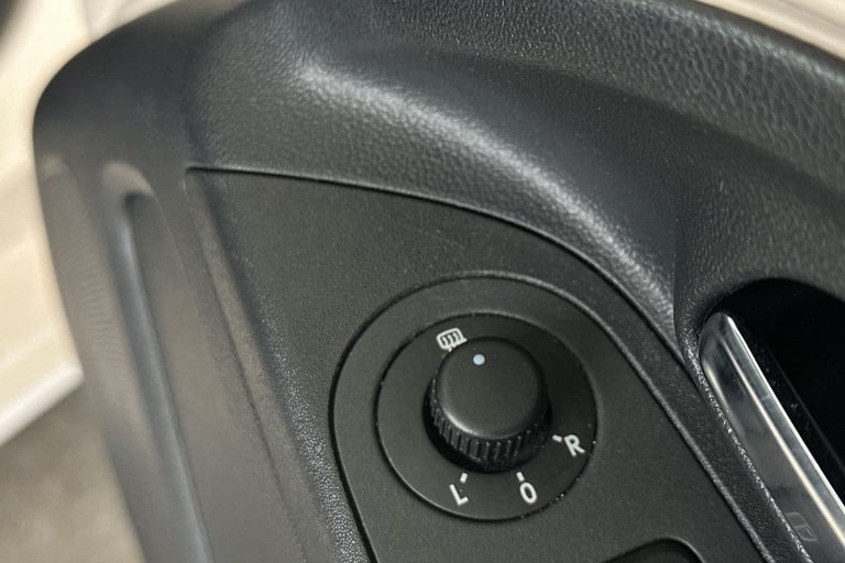 2017 SEAT Mii 64389 Hatchback Petrol Manual