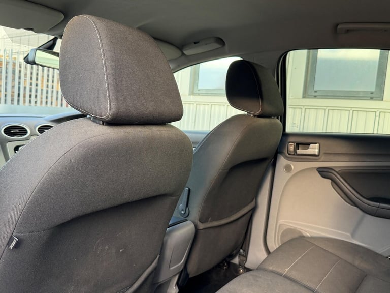 2010 Ford Focus 1.6 Titanium 5dr Auto HATCHBACK PETROL Automatic