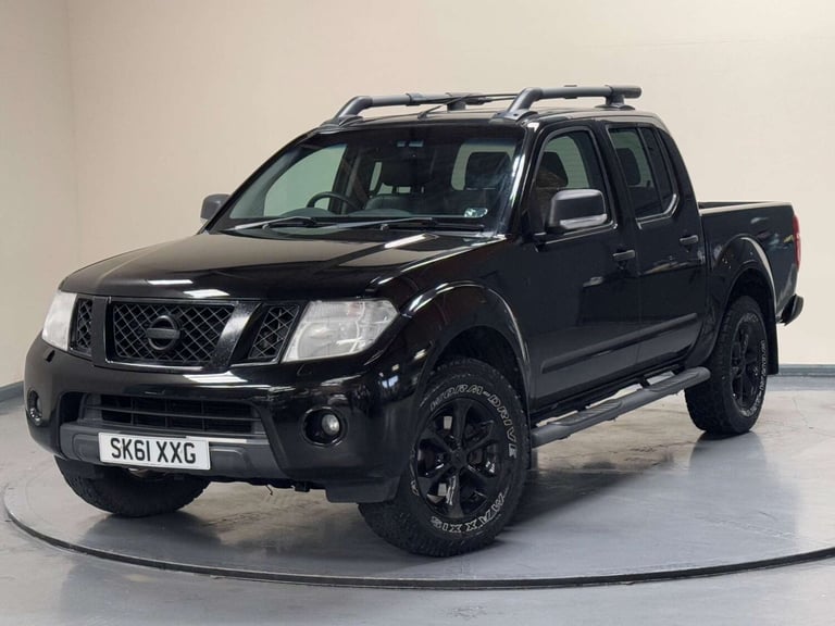 2011 Nissan Navara Double Cab Pick Up Tekna 2.5dCi 190 4WD PICK UP DIESEL Manual