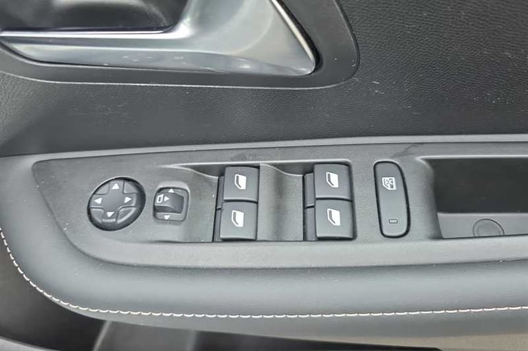 2024 Peugeot 208 1.2 PureTech 100 Allure 5dr HATCHBACK PETROL Manual