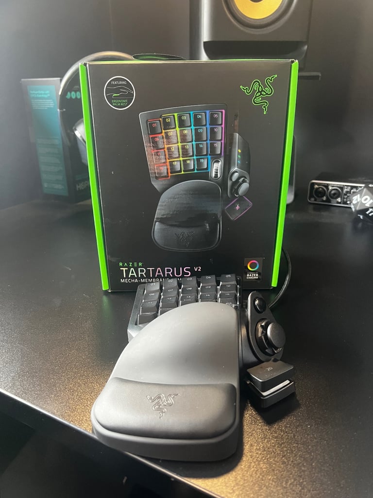 Razer Tartarus v2 gaming keypad