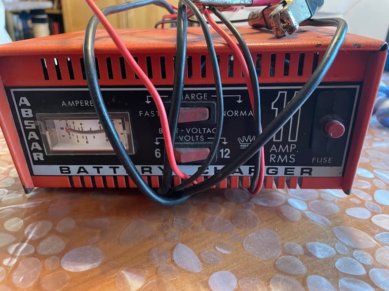 Absaar car battery charger. 11A RMS. Good working order. 