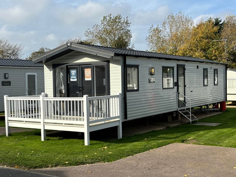 STATIC CARAVAN FOR SALE AT BROADLAND SANDS HOLIDAY PARK - 11.5 MONTH OWNER SEASON!