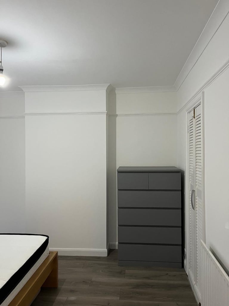 Large double room with garden access - All Bills included