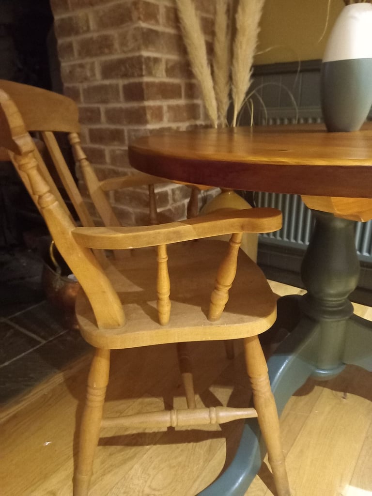 Pine table and 2  fiddleback carvers