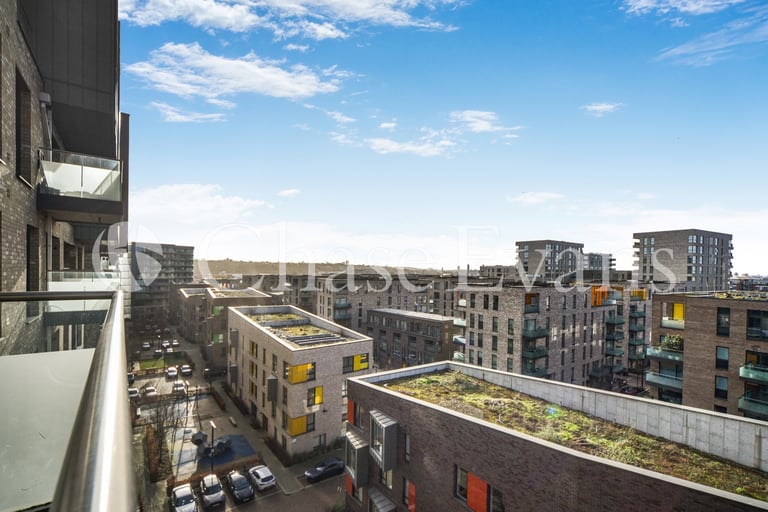 1 bedroom flat in Greenwich Millennium Village, Peartree Way, Greenwich, London, SE10